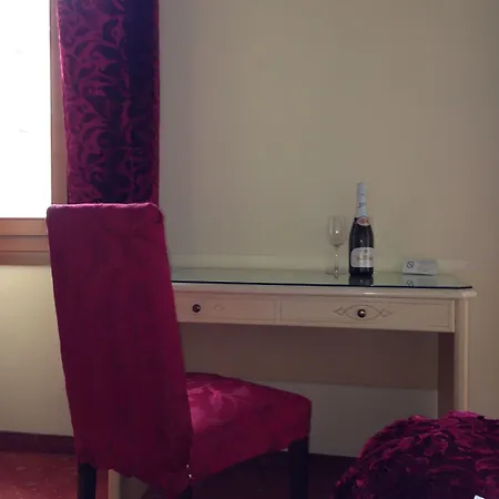 Casa Linger Hotel *