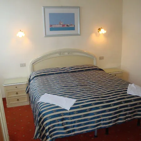 Casa Linger Hotel *